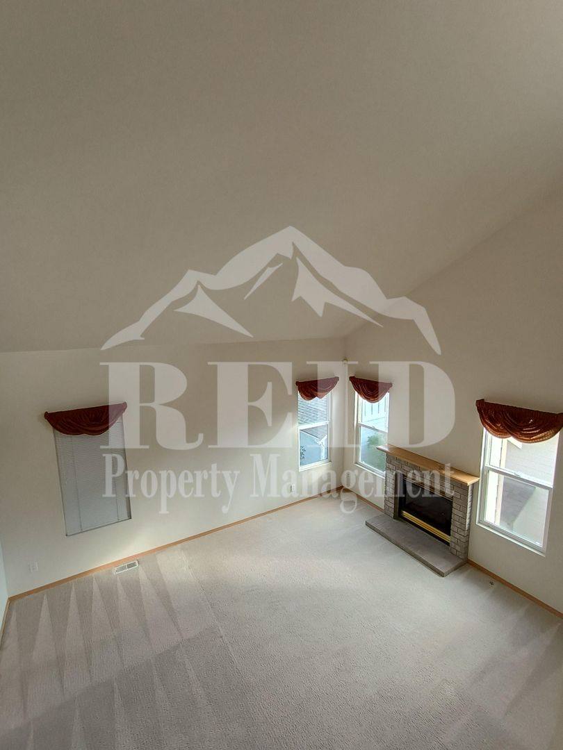Townhouse for rent at 9758 Ebbtide Lane, Silverdale, WA 98383