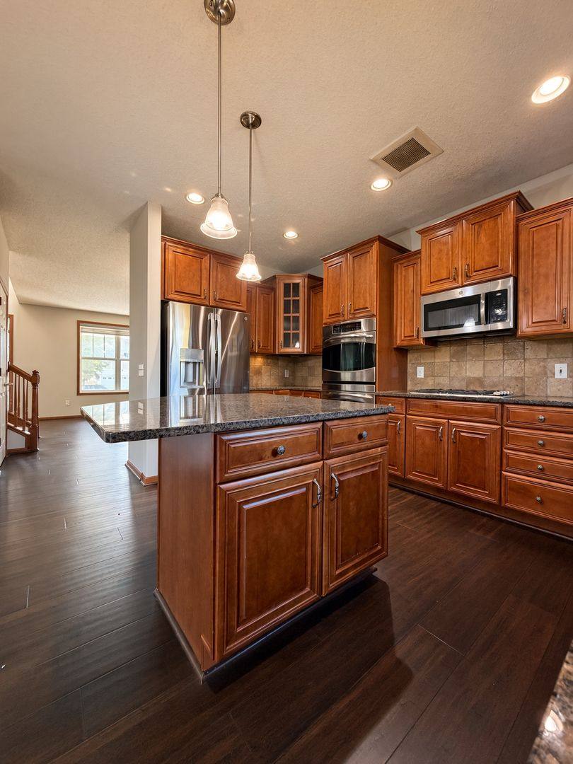 House for rent at 15275 Plumstone Dr, Eden Prairie, MN 55347