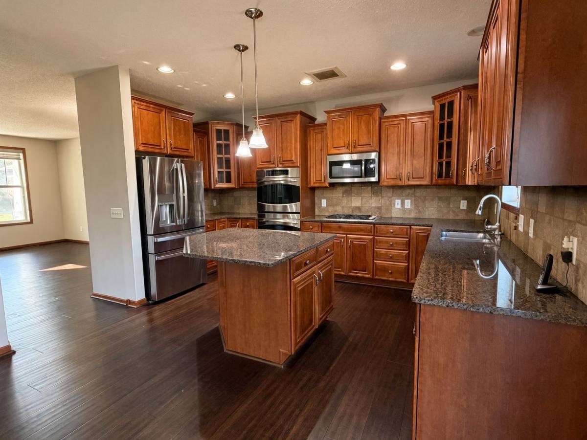 House for rent at 15275 Plumstone Dr, Eden Prairie, MN 55347