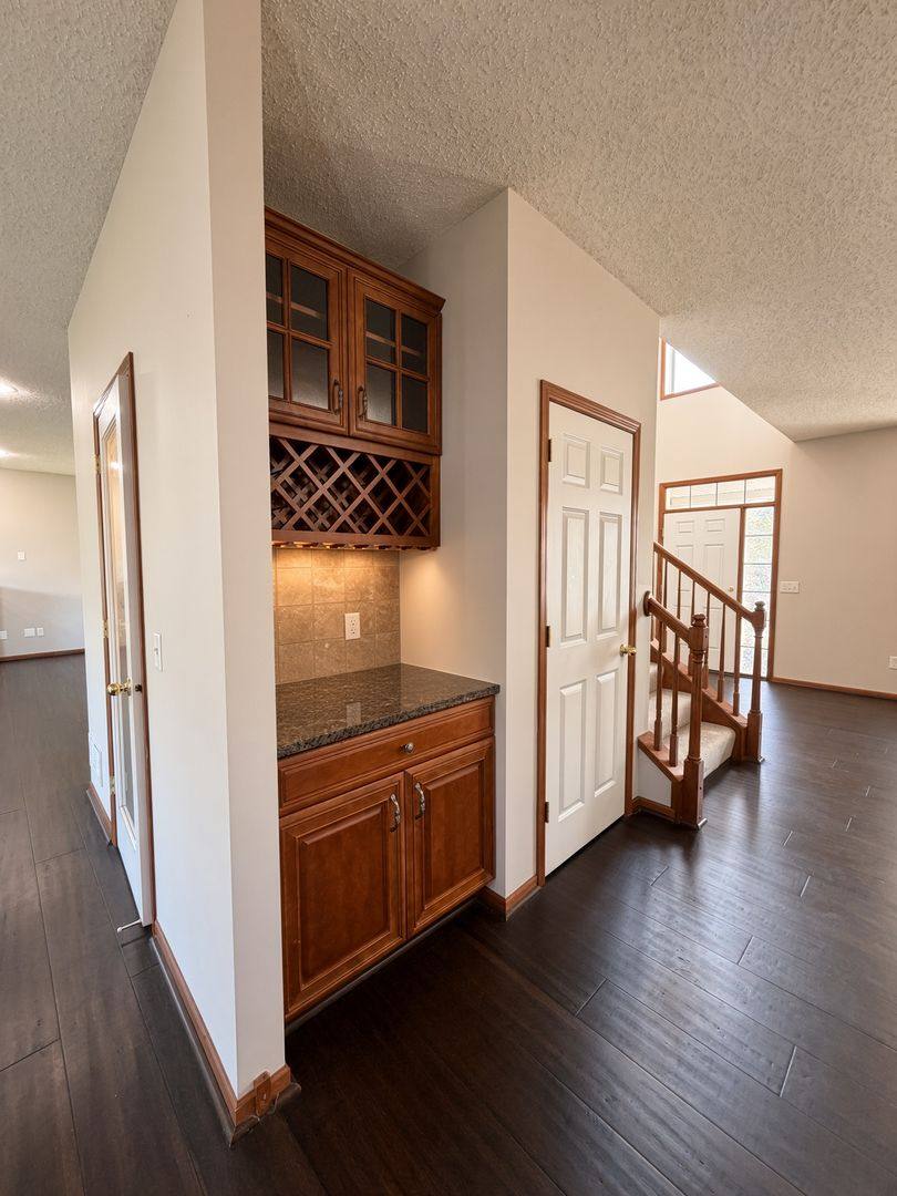 House for rent at 15275 Plumstone Dr, Eden Prairie, MN 55347