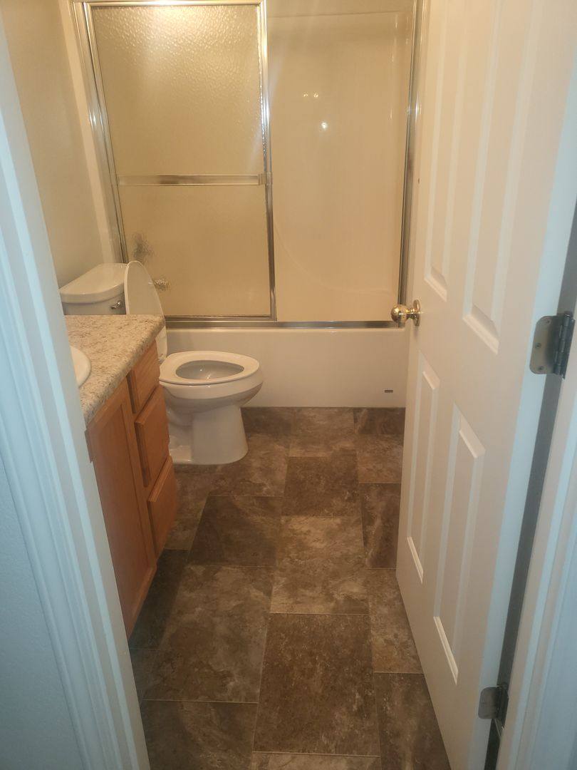 Apartment for rent at 1151 Willow Lane, Grants Pass, OR 97527