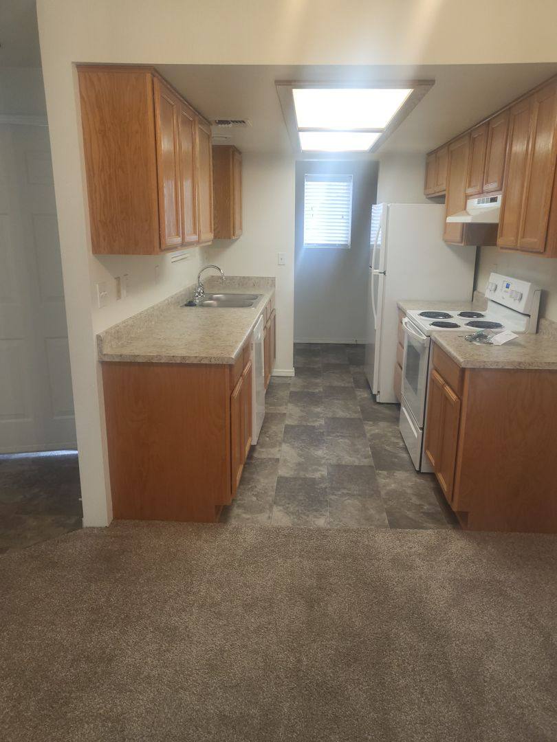 Apartment for rent at 1151 Willow Lane, Grants Pass, OR 97527