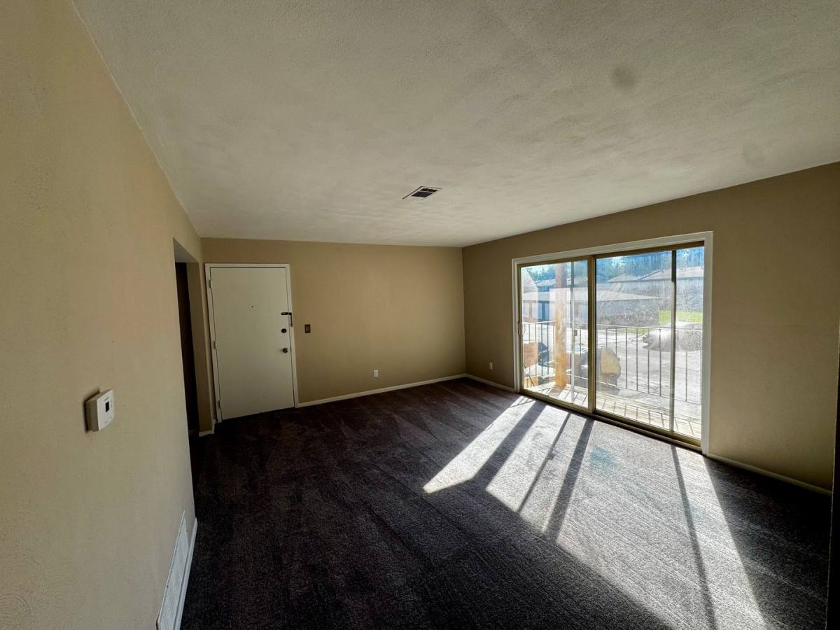 Apartment for rent at 3021 4th St #8, Moline, IL 61265