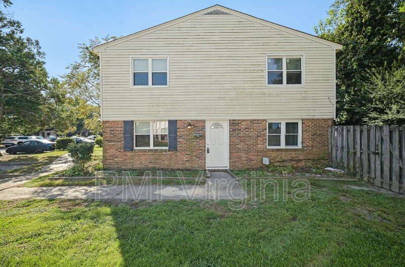 Townhouse for rent at 835 N Buckingham Court, Virginia Beach, VA 23462