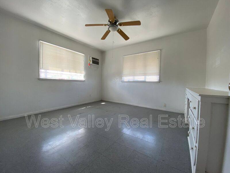 Apartment for rent at 155 1/2 N #C, Taft, CA 93268