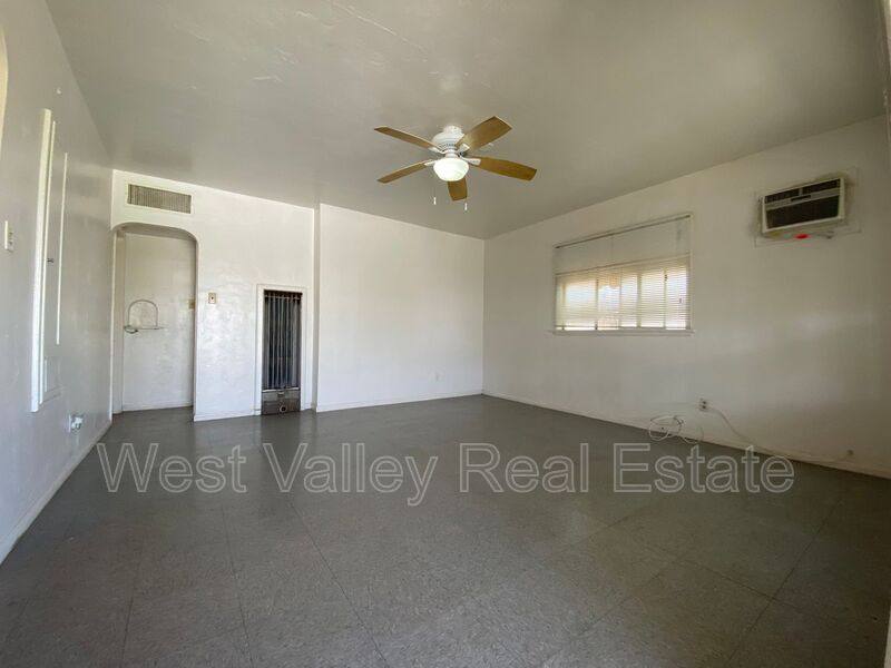 Apartment for rent at 155 1/2 N #C, Taft, CA 93268