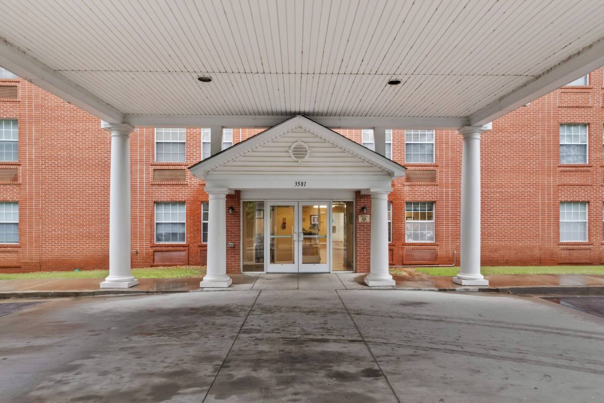 Apartment for rent at 2526 W Madison St, Louisville, KY 40211