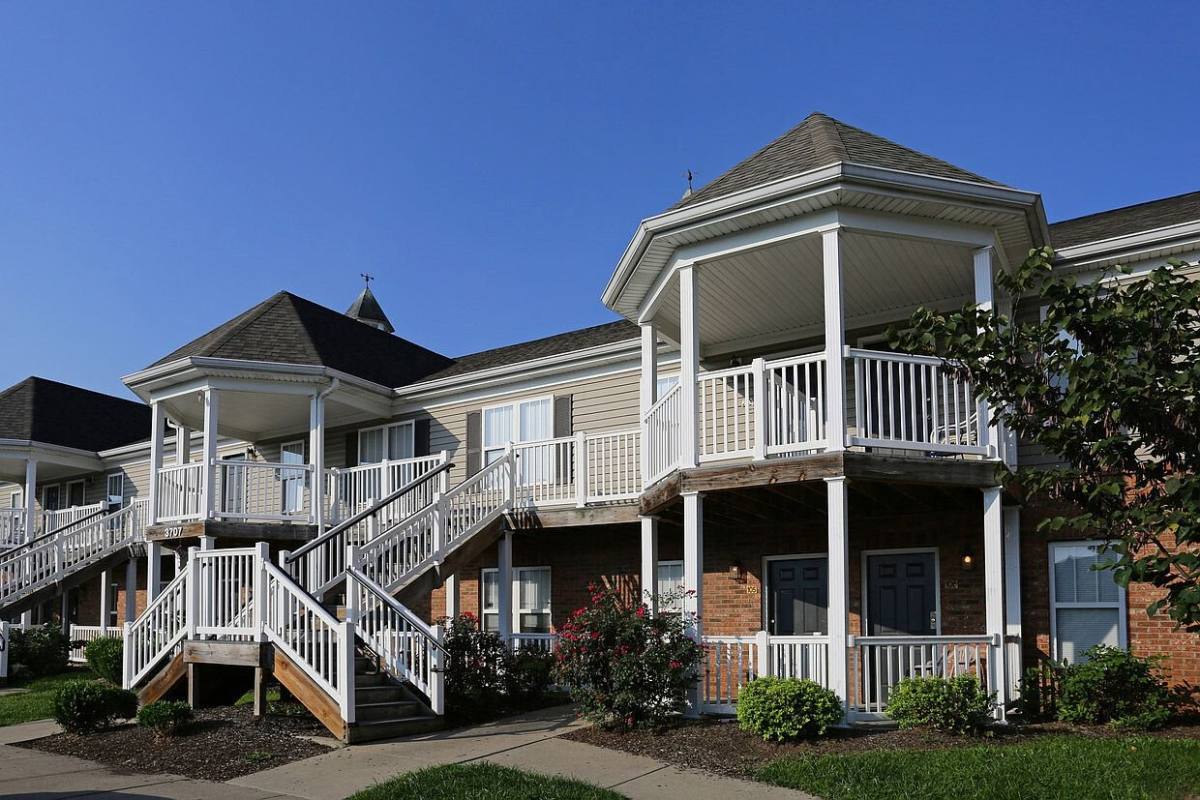 Apartment for rent at 3800 Falcon Crest Dr, Louisville, KY 40219