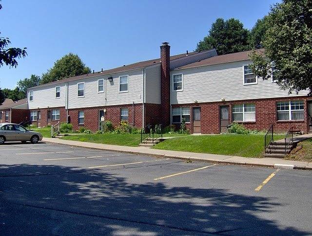 Townhouse for rent at 4 Thistle Lane, Enfield, CT 06082
