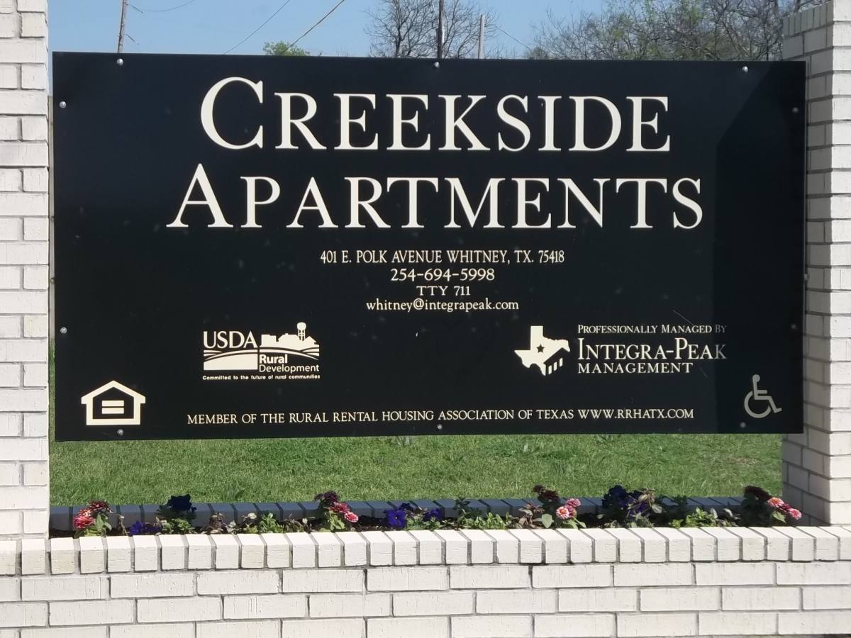 Apartment for rent at 401 E Polk Ave, Bonham, TX 75418