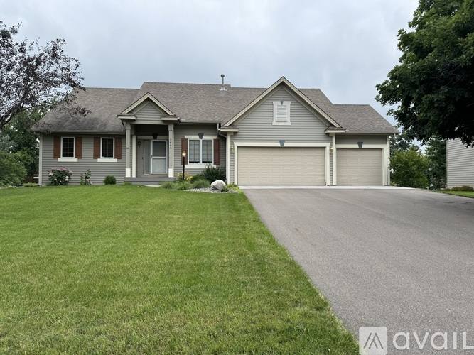 House for rent at 3800 Monticello Dr, Woodbury, MN 55129