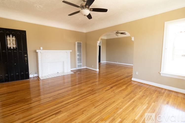1105 Cloverdale Ave in Los Angeles, CA | 2 Beds 1 Bath 1,310 sqft ...