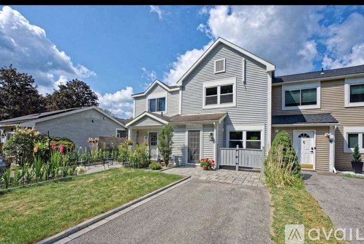 Townhouse for rent at 41 C White Farms Rd #41C, Saratoga Springs, NY 12866