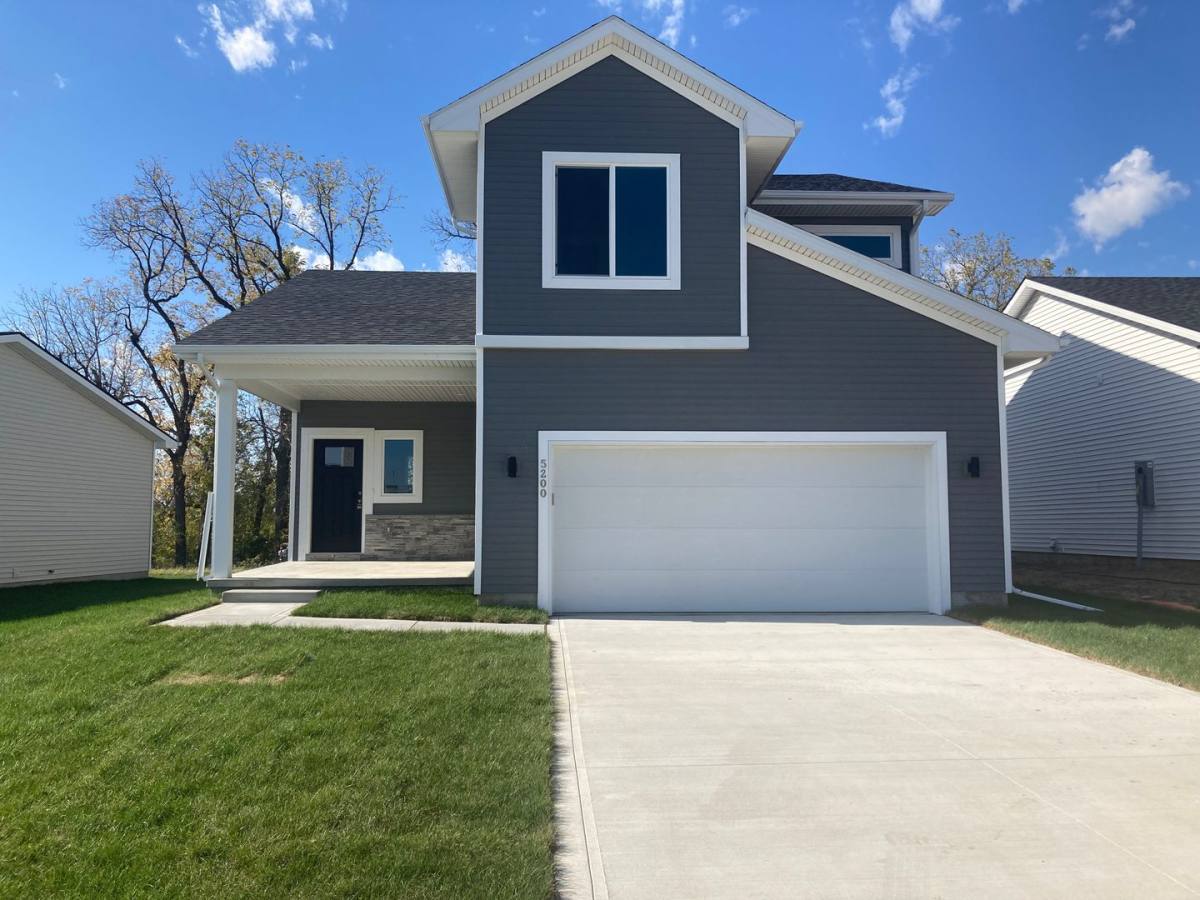 House for rent at 5200 155 St, Urbandale, IA 50323