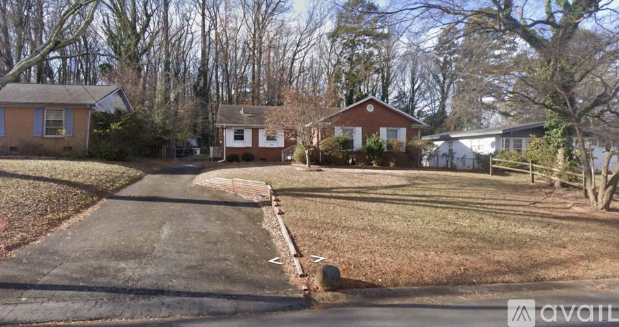 House for rent at 1326 Thriftwood Dr, Charlotte, NC 28208