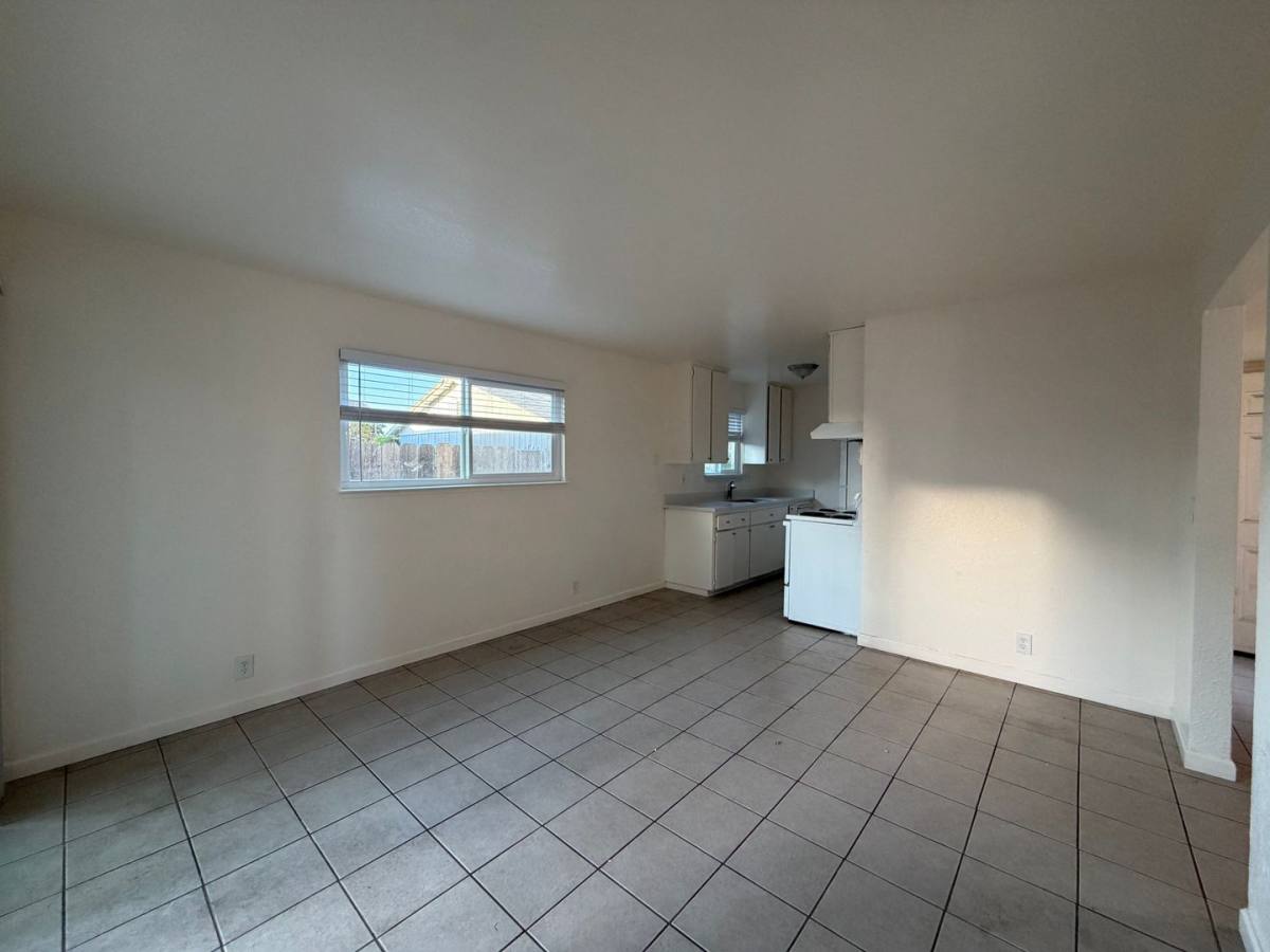 Apartment for rent at 440 S 2nd Ave, Oakdale, CA 95361