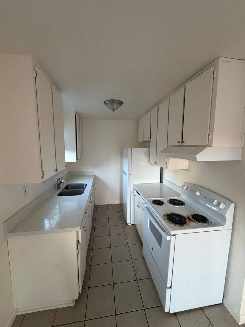 Apartment for rent at 440 S 2nd Ave, Oakdale, CA 95361