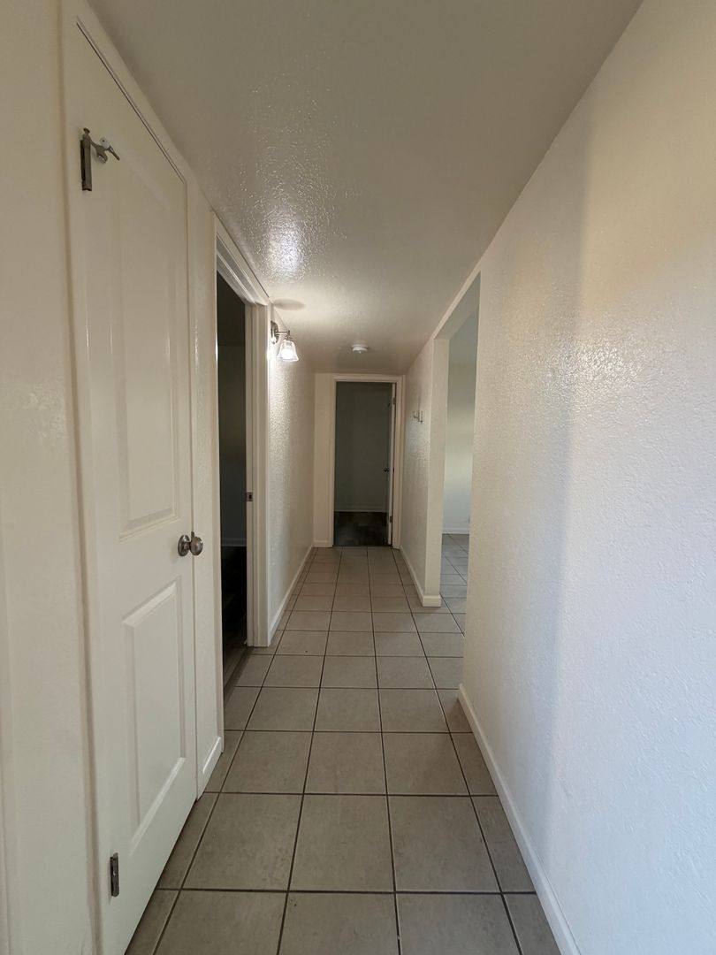 Apartment for rent at 440 S 2nd Ave, Oakdale, CA 95361