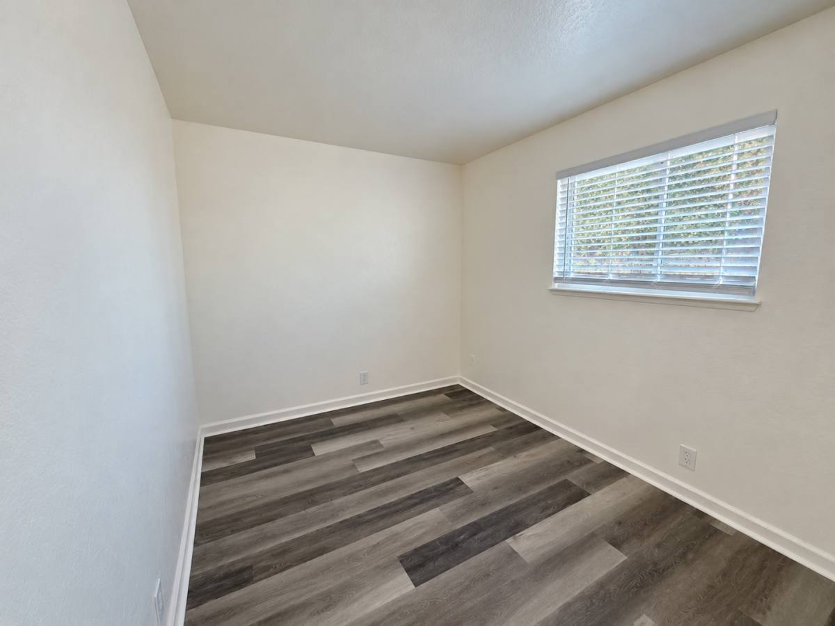 Apartment for rent at 440 S 2nd Ave, Oakdale, CA 95361