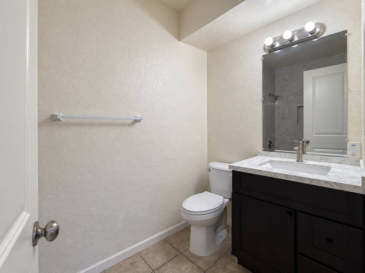 Apartment for rent at 440 S 2nd Ave, Oakdale, CA 95361