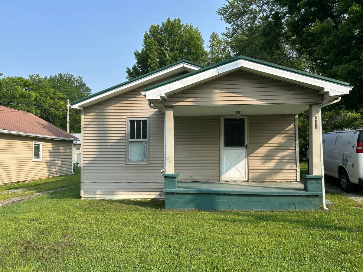 House for rent at 213 Humble Ave, Glasgow, KY 42141