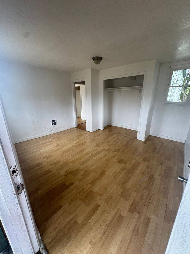 Apartment for rent at 712 S Sheridan, Tacoma, WA 98405