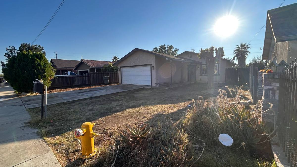 House for rent at 8805 Laird St, Patterson, CA 95363