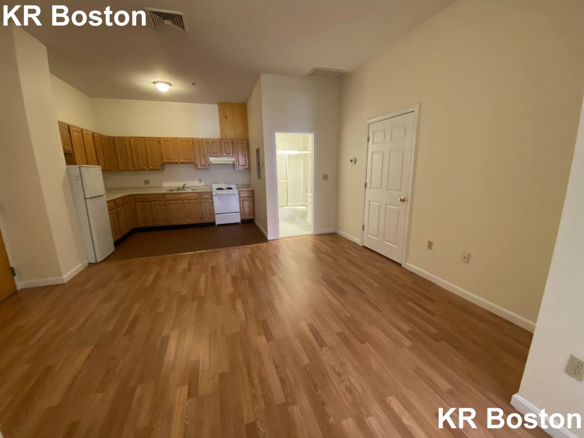 Apartment for rent at 81 Essex St #22, Boston, MA 02111