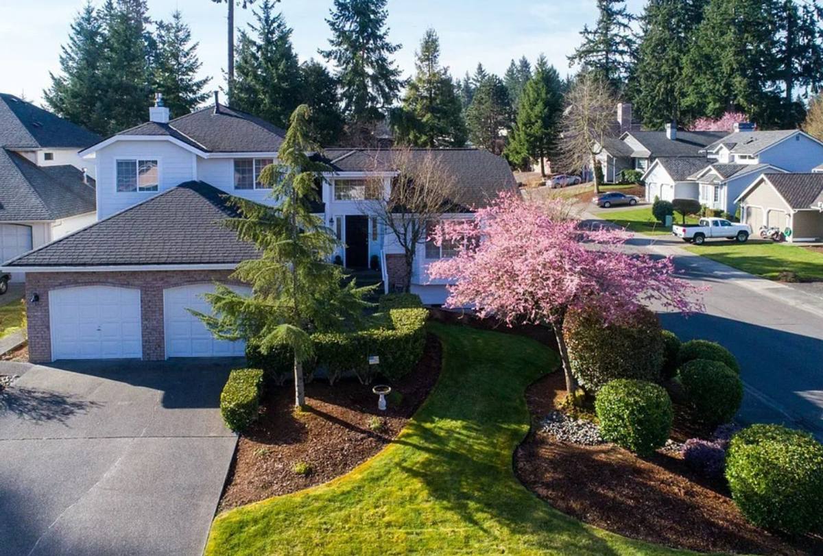 House for rent at 1703 S 372nd Place, Federal Way, WA 98003