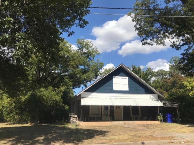 House for rent at 1003 N 11th St, Waco, TX 76707