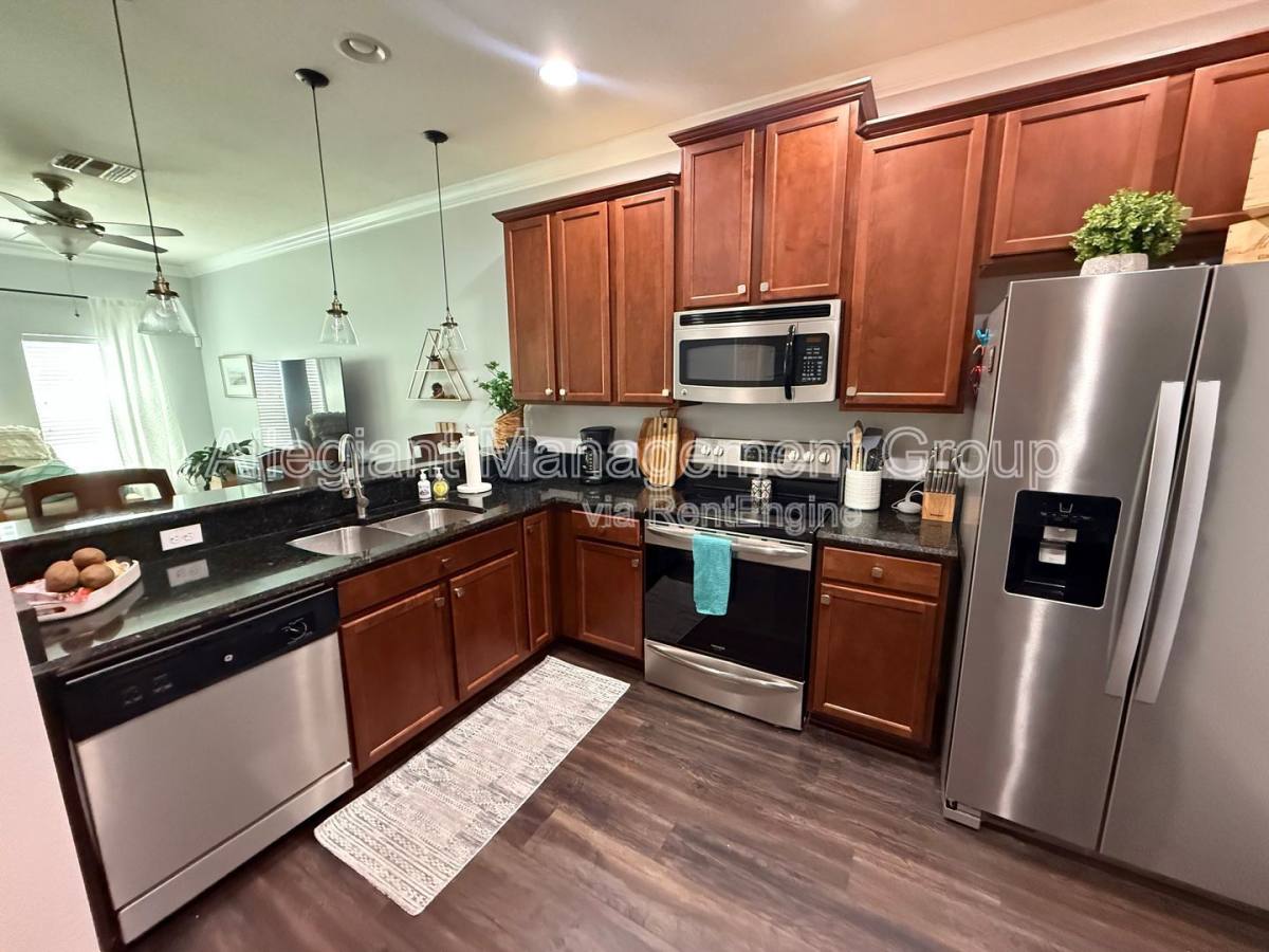 Townhouse for rent at 1589 Plumeria Place, Oviedo, FL 32765