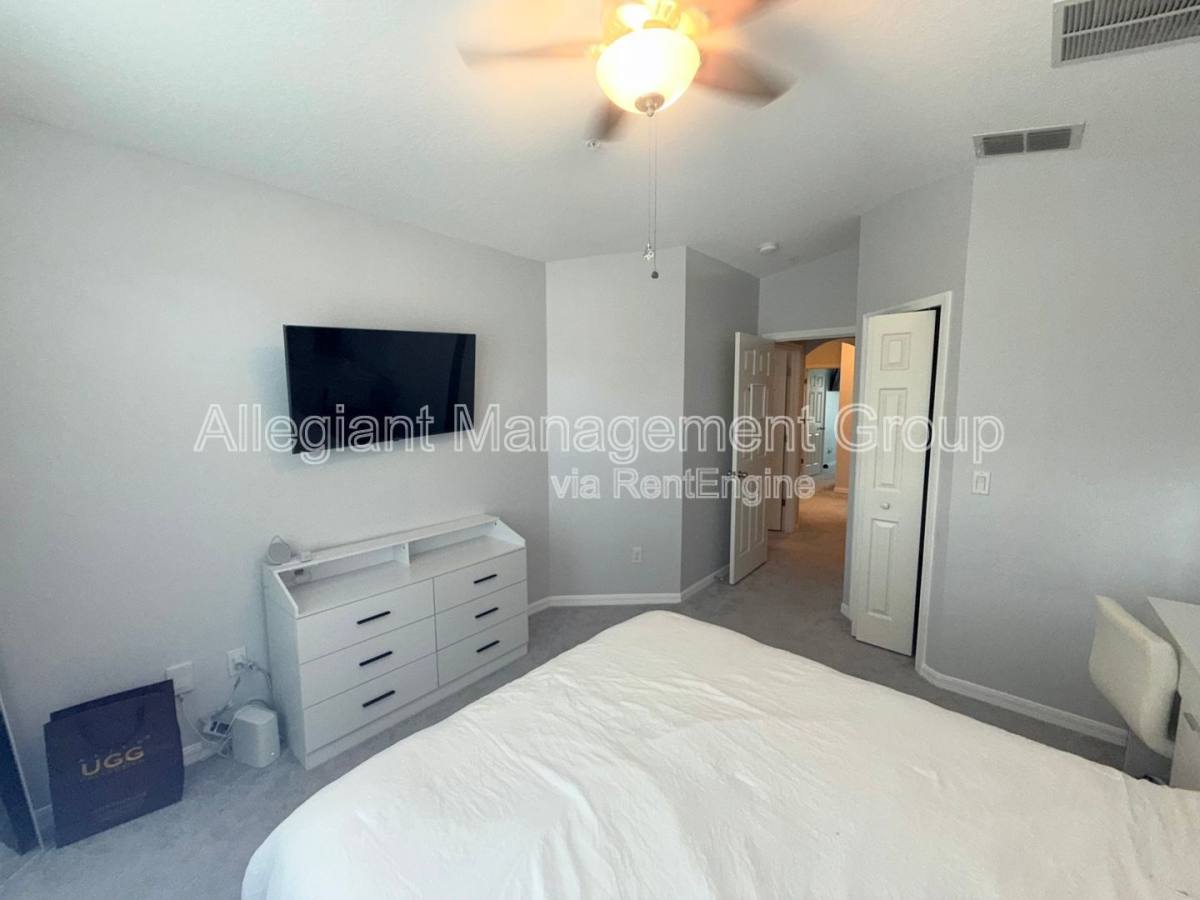 Townhouse for rent at 1589 Plumeria Place, Oviedo, FL 32765