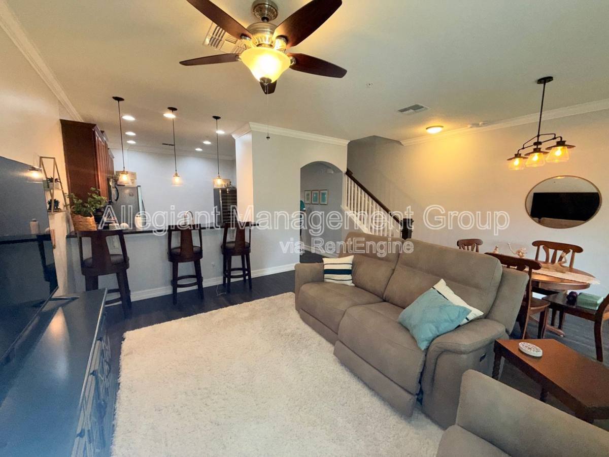 Townhouse for rent at 1589 Plumeria Place, Oviedo, FL 32765