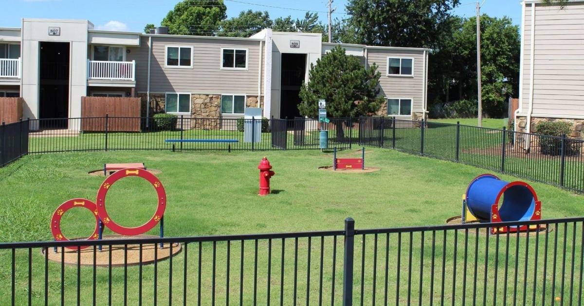 Southwinds Apartment Homes, 813 City Ave, Moore, OK 73160 - Apartment for Rent - Image 2