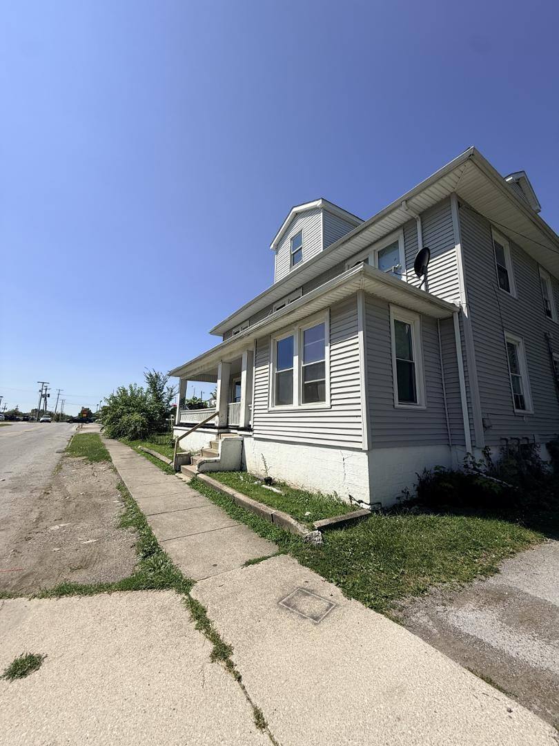 Apartment for rent at 319 1 2 N McDonel St, Lima, OH 45801