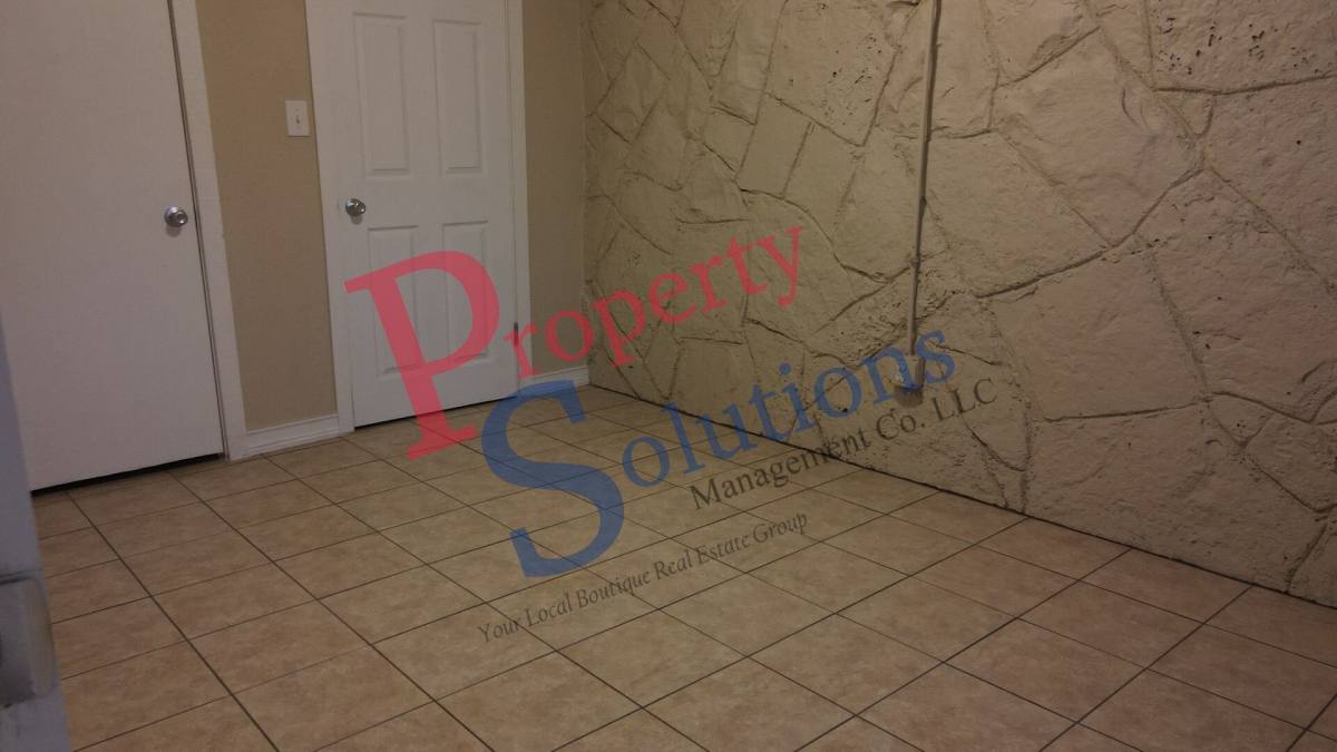 Apartment for rent at 213 W Seneca St #1, Tahlequah, OK 74464