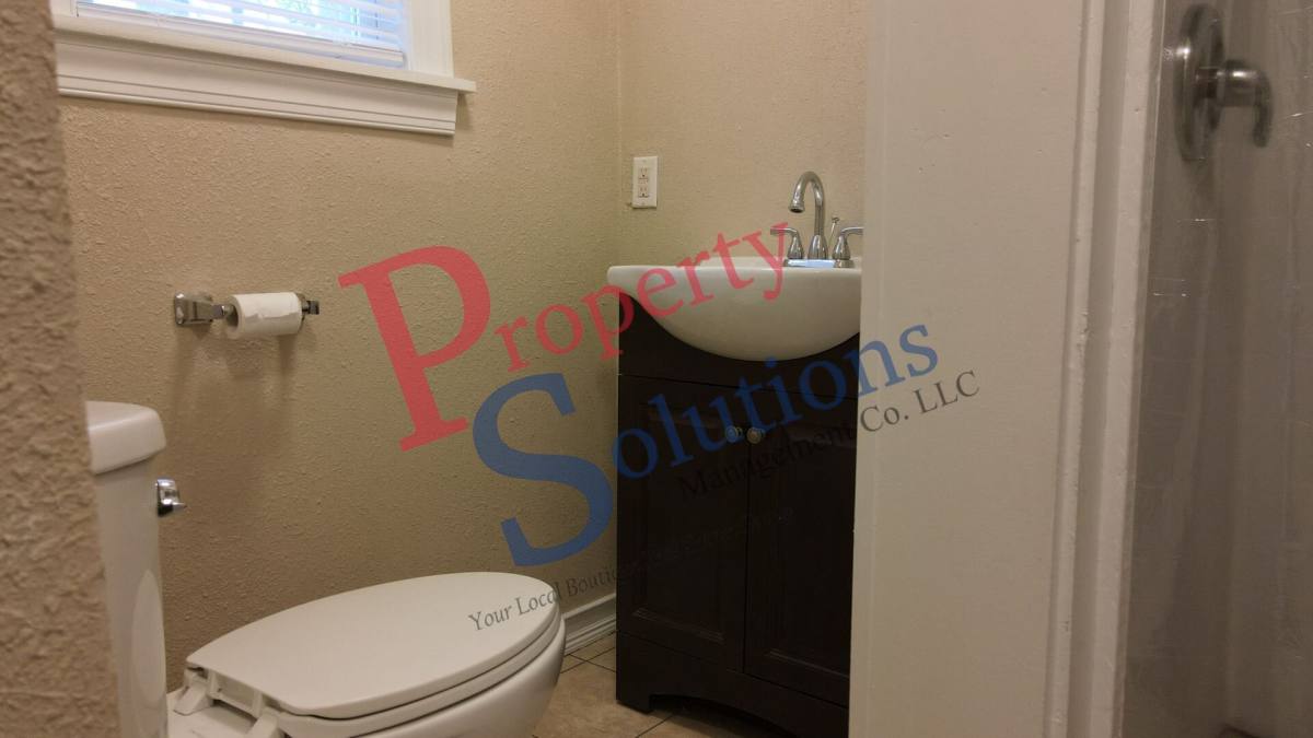 Apartment for rent at 213 W Seneca St #1, Tahlequah, OK 74464