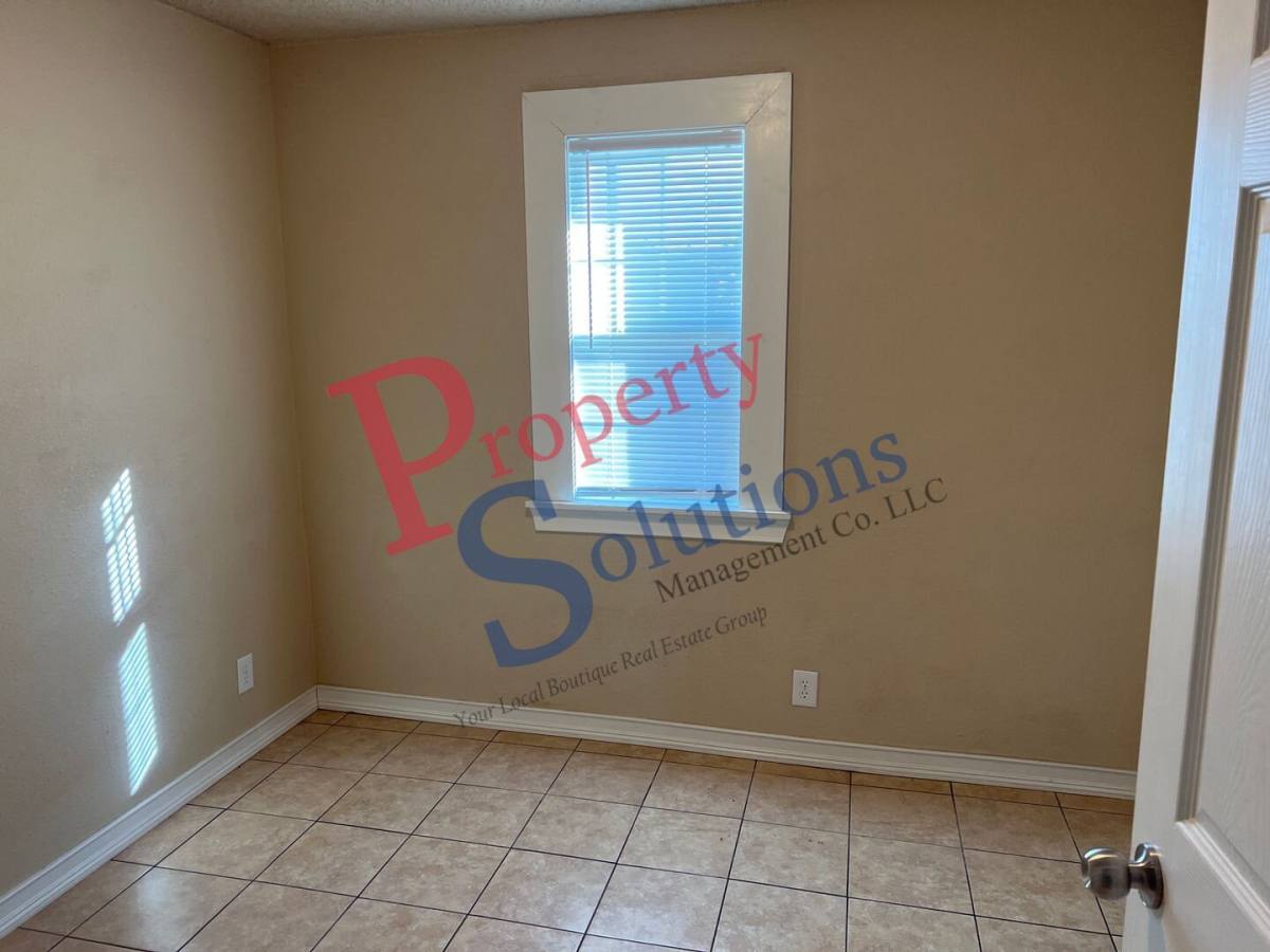 Apartment for rent at 213 W Seneca St #1, Tahlequah, OK 74464