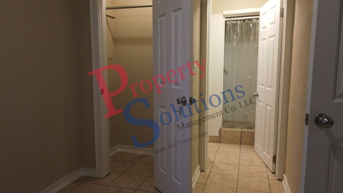 Apartment for rent at 213 W Seneca St #1, Tahlequah, OK 74464