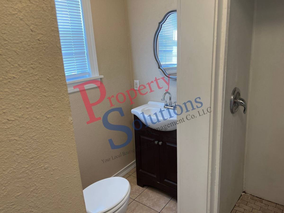 Apartment for rent at 213 W Seneca St #1, Tahlequah, OK 74464