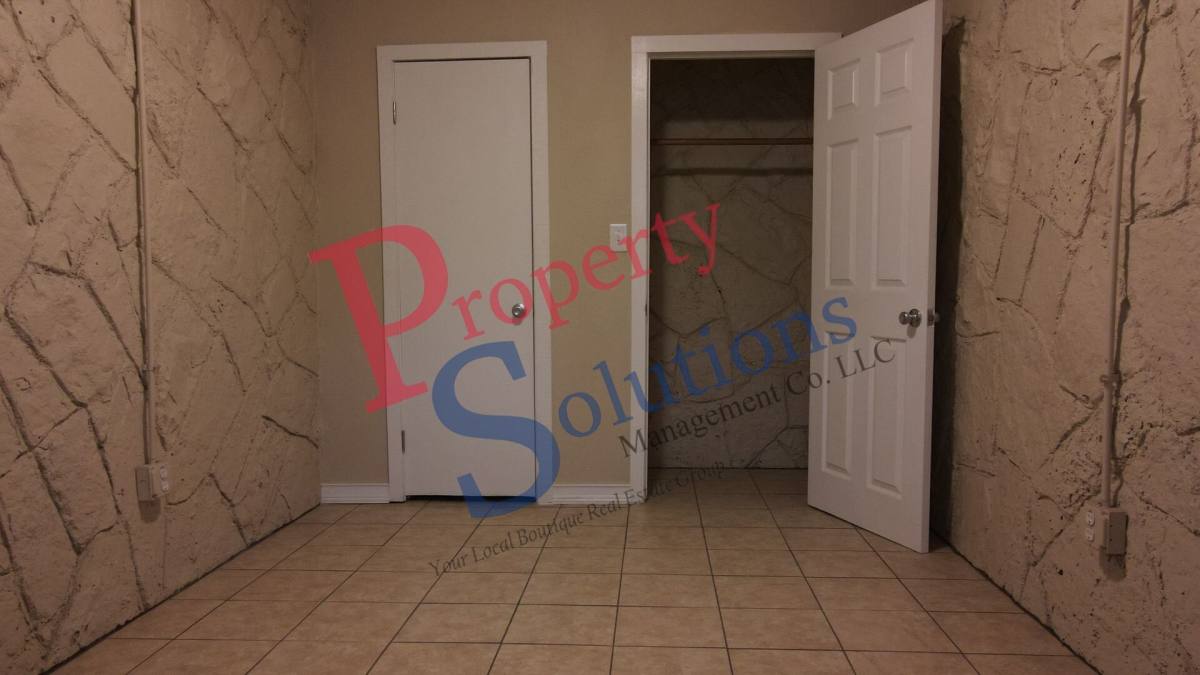 Apartment for rent at 213 W Seneca St #1, Tahlequah, OK 74464