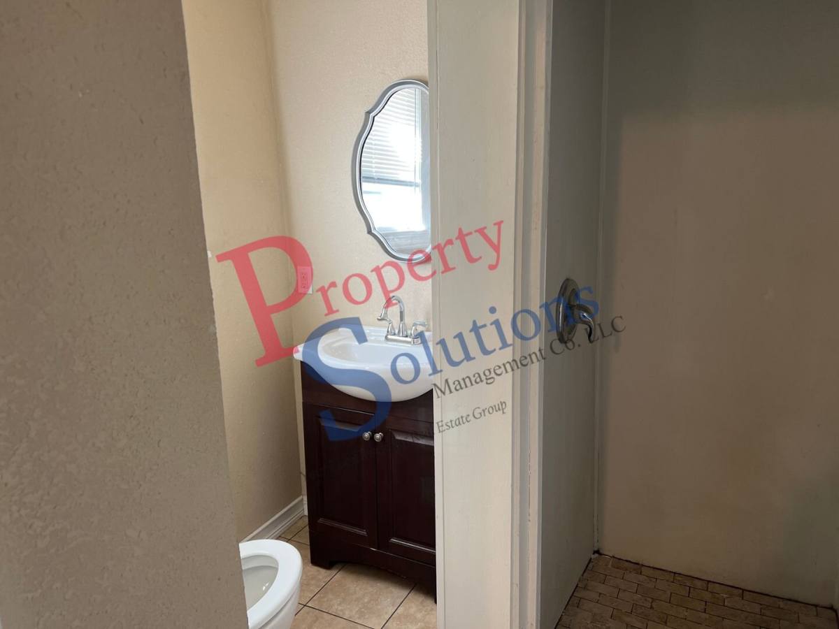 Apartment for rent at 213 W Seneca St #1, Tahlequah, OK 74464