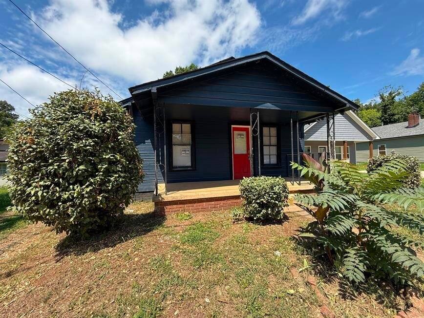 House for rent at 1336 Caldwell St, Statesville, NC 28677