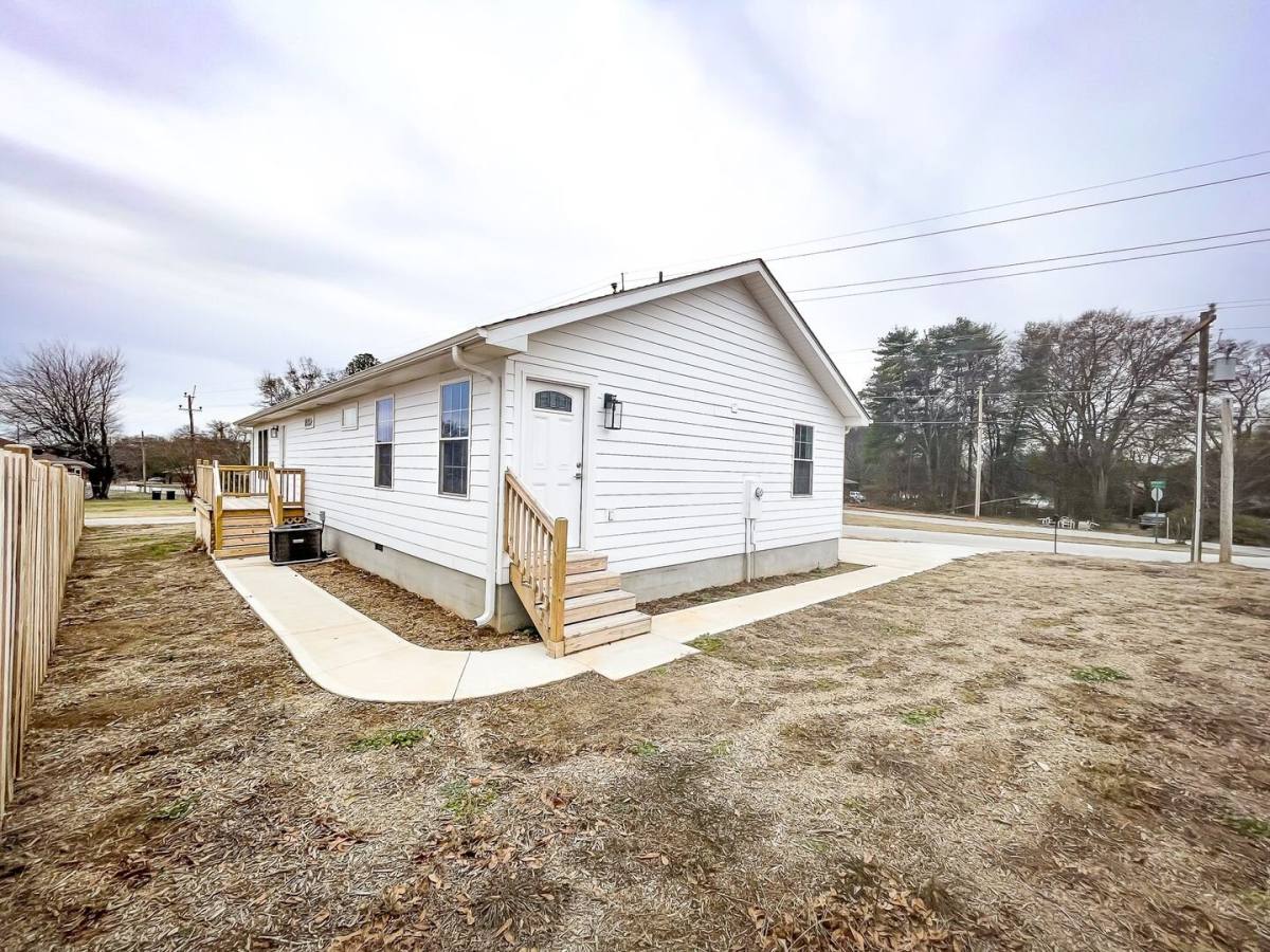 House for rent at 101 Elmer St, Greer, SC 29651