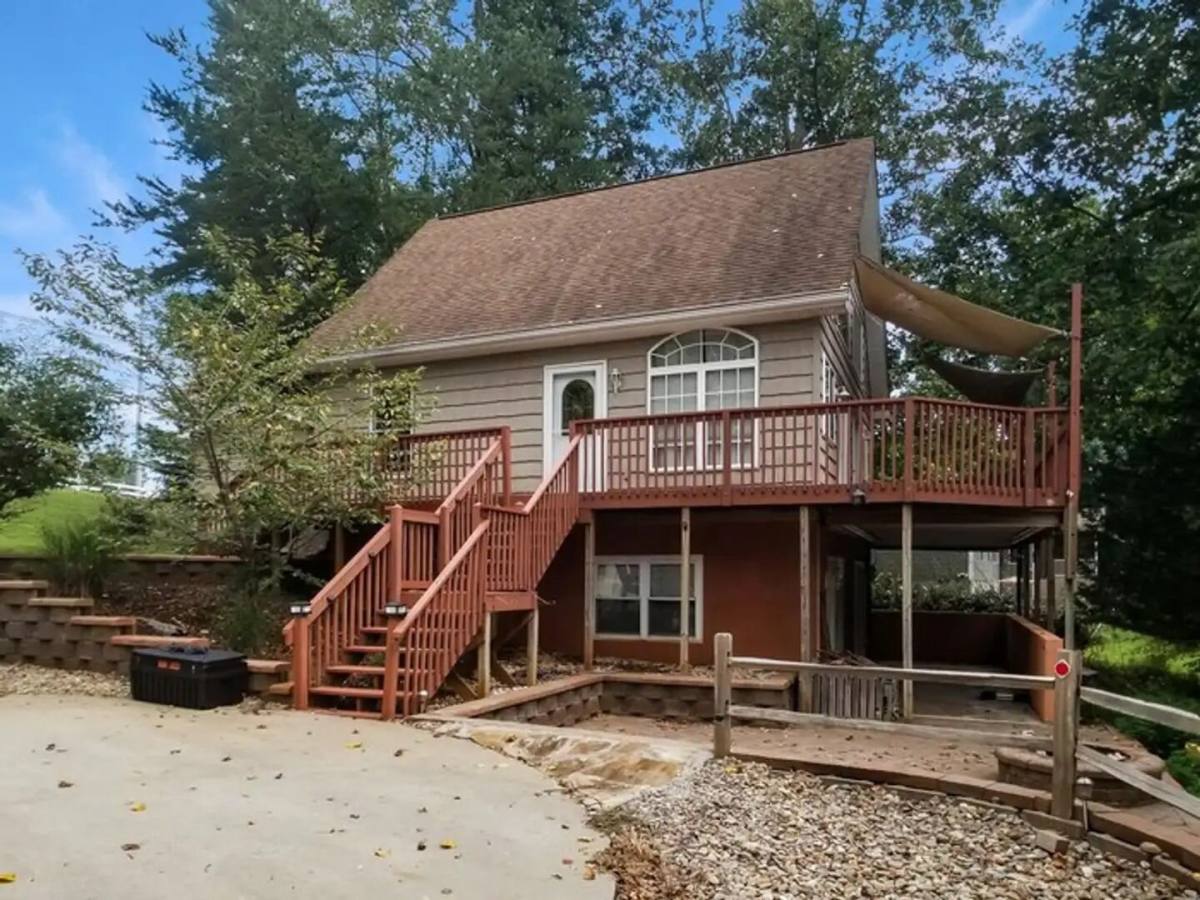 House for rent at 1315 Lake Cunningham Rd, Greer, SC 29651