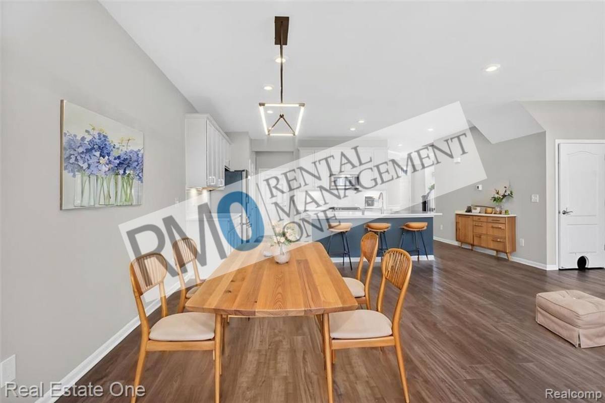 Townhouse for rent at 4799 Broomfield Way, Lake Orion, MI 48359