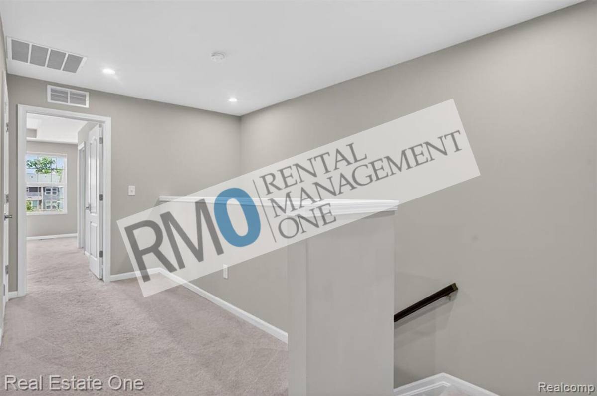 Townhouse for rent at 4799 Broomfield Way, Lake Orion, MI 48359