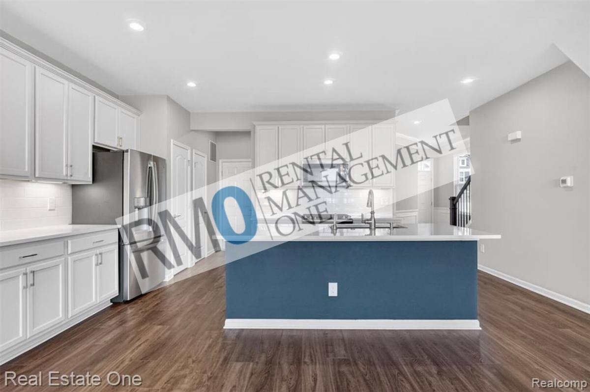 Townhouse for rent at 4799 Broomfield Way, Lake Orion, MI 48359