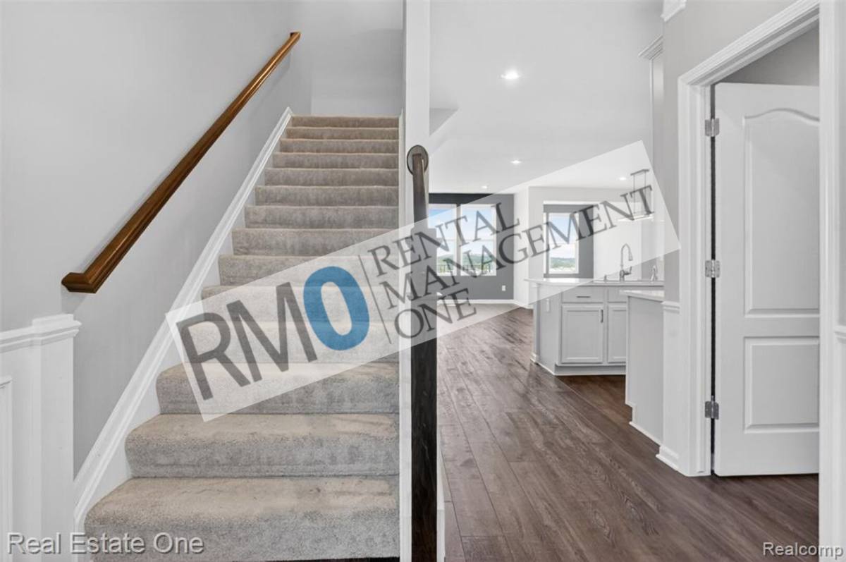 Townhouse for rent at 4799 Broomfield Way, Lake Orion, MI 48359