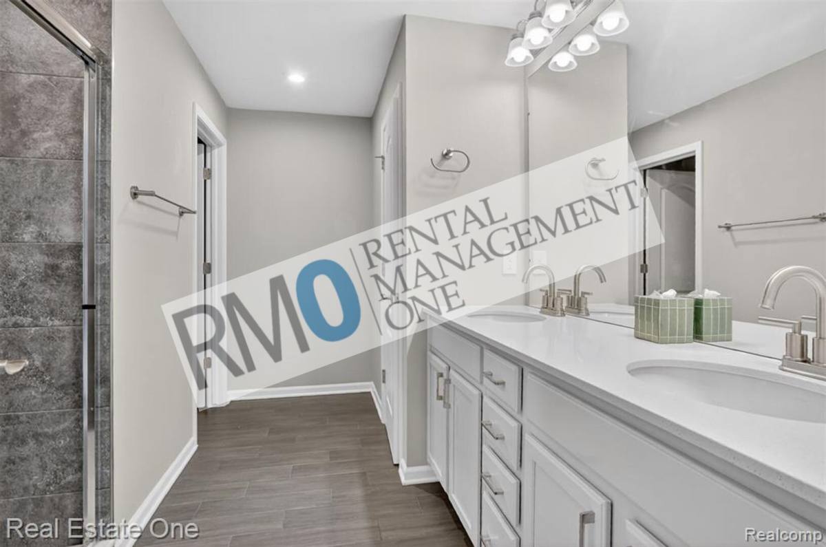 Townhouse for rent at 4799 Broomfield Way, Lake Orion, MI 48359
